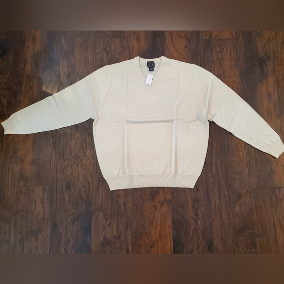 Jos. A. Bank Other - Josephe A. Banks NWT Wool V-Neck Sweater Size L